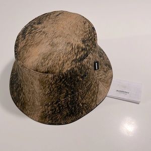 Burberry Bucket Hat Size M